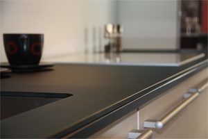Skleněná kuchyňská deska Lux raff - matná černá