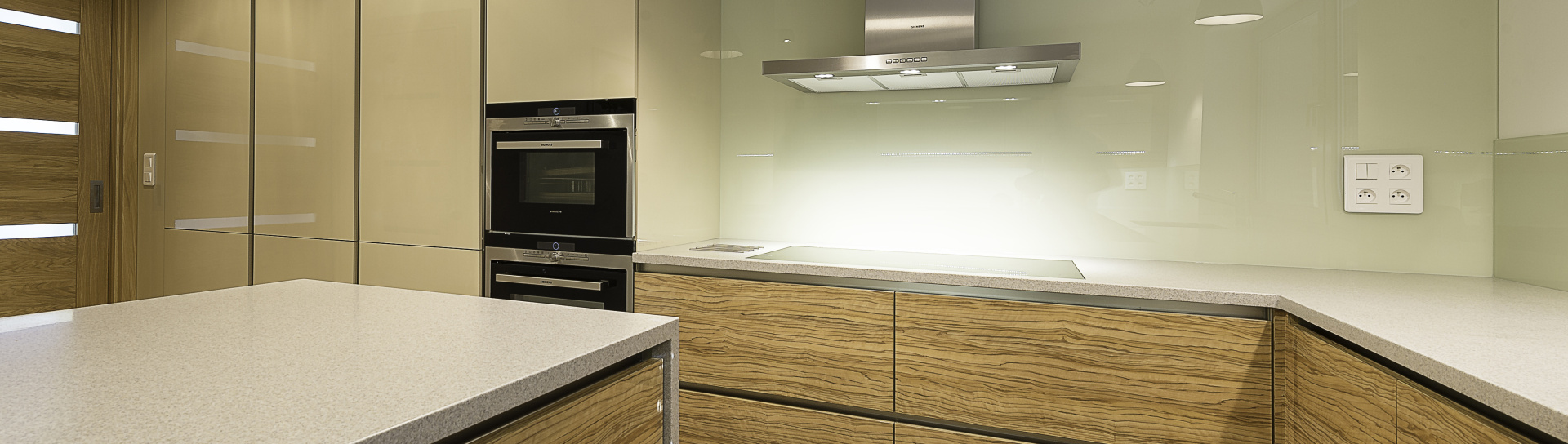 Skleněné obklady do domu na míru