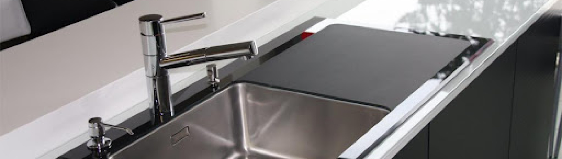 Skleněná pracovní deska s efektem Lux Raff na míru