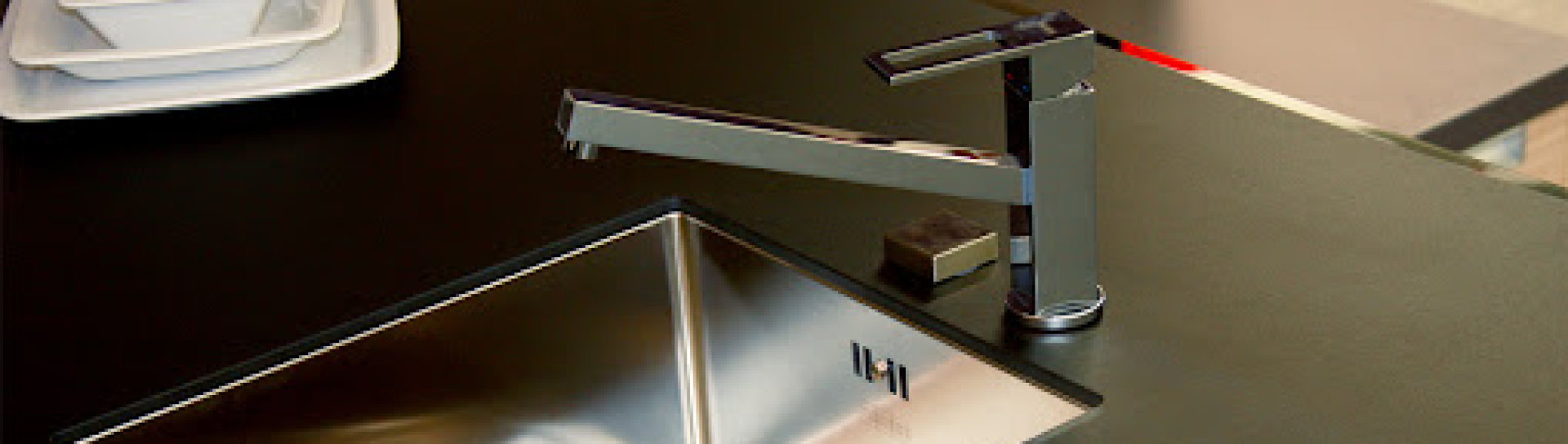 Skleněná pracovní deska s efektem Lux Raff na míru