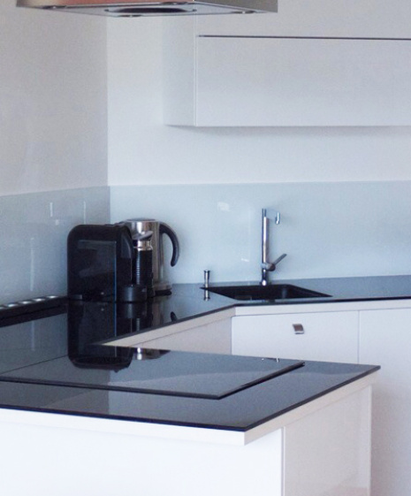 Skleněné obklady za kuchyňskou linku na míru