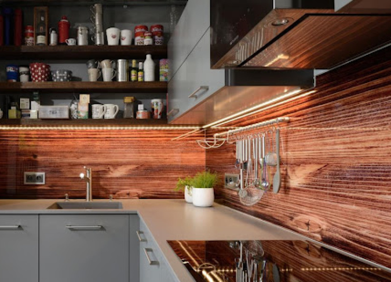 Sykora Home – sklenený obklad, Brno