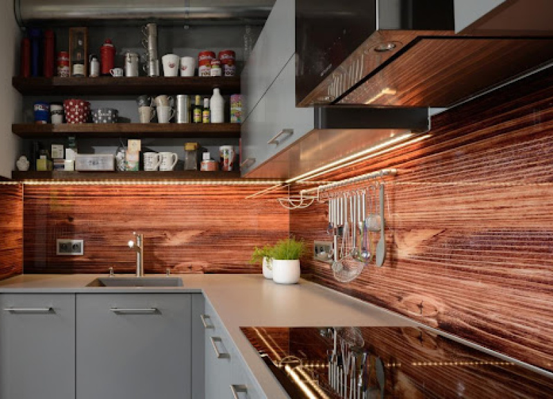 Ivan Kolev – sklenený obklad, Hradec Králové