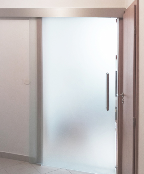 Posuvné skleněné dveře na míru