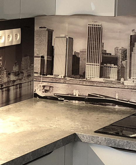 Skleněné obklady s fototiskem na míru