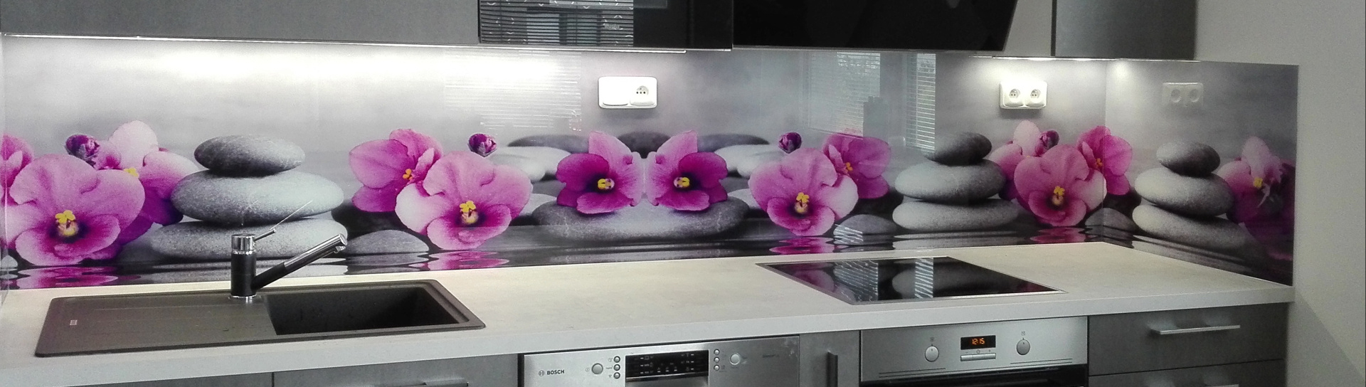 Skleněné obklady s fototiskem na míru