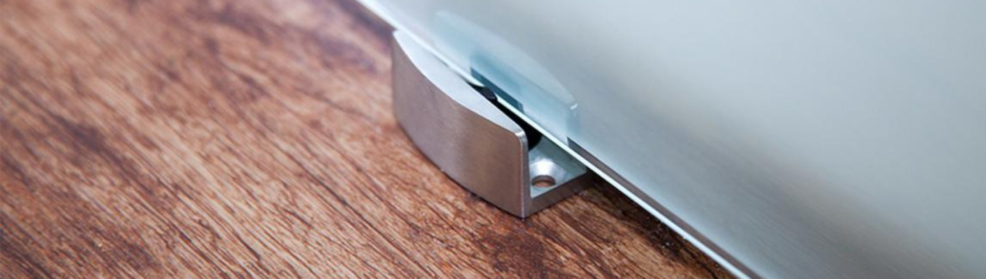 Skleněné dveře do pouzdra na míru