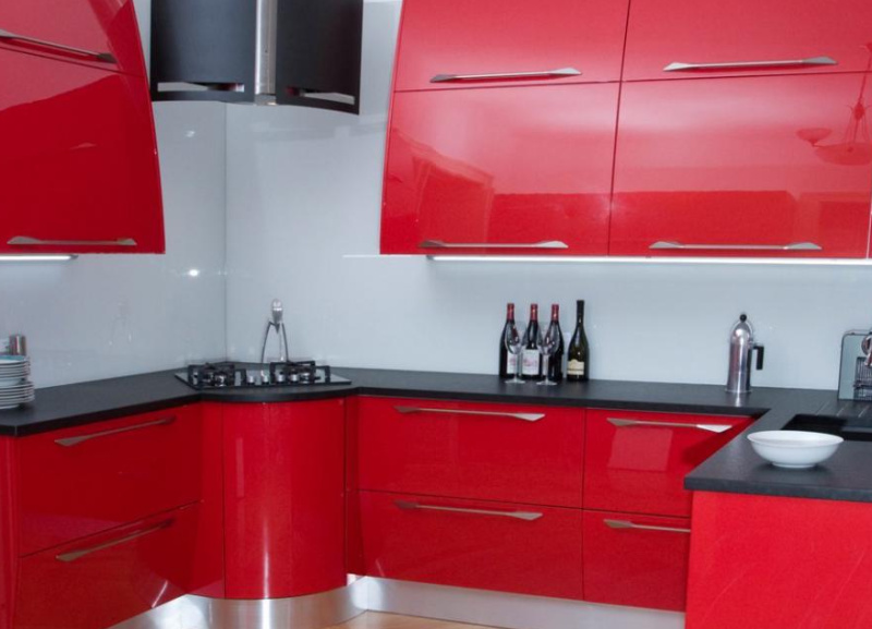 Ivan Kolev – skleněný obklad, Hradec Králové