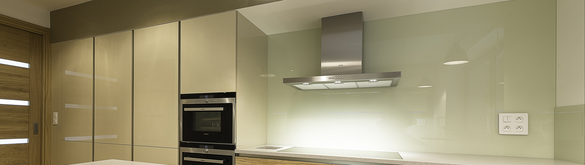 Skleněné obklady do domu na míru