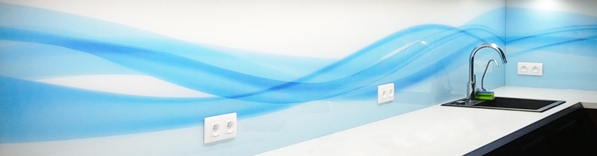 Jak vybrat skleněný obklad do kuchyně?