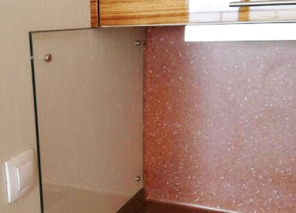 Jak probíhá výroba obkladu z čirého skla